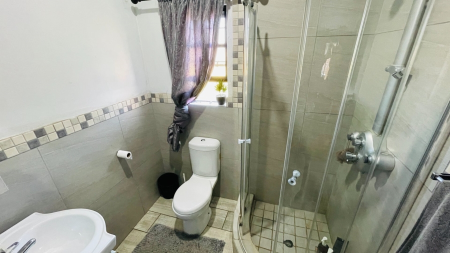 4 Bedroom Property for Sale in Grimbeeck Park North West